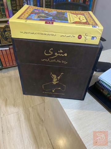 كتب ورقية ٦ كتب ورقية كبيرة للبيع في عموم العراق