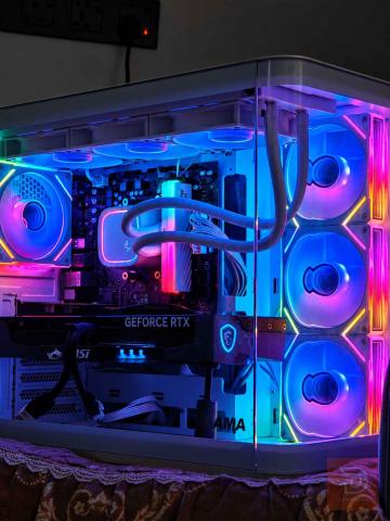 PC قوية بمواصفات عالية
