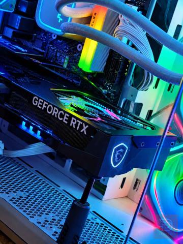 PC قوية بمواصفات عالية