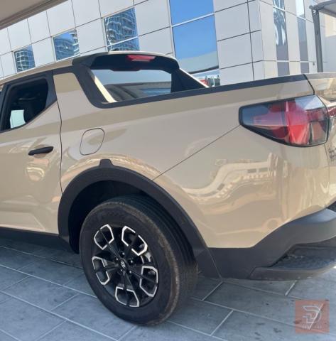 هونداي سانتكروز  دفع رباعي  موديل ٢٠٢٤ ماشيه 15000 نظيفه جدا لايوجد بها حادث سيارتي شخصيه في دبي وتم نقلها معي الى بغداد