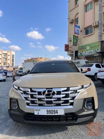 هونداي سانتكروز  دفع رباعي  موديل ٢٠٢٤ ماشيه 15000 نظيفه جدا لايوجد بها حادث سيارتي شخصيه في دبي وتم نقلها معي الى بغداد