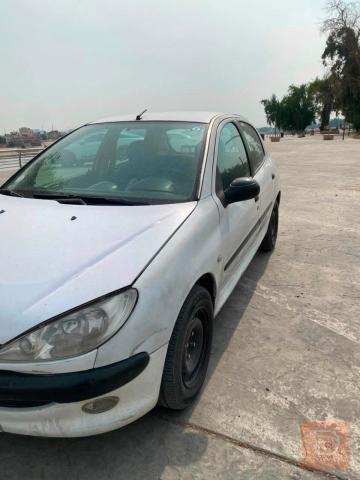 بيجو 206 نظيفة 2004 للبيع في بغداد