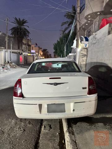 كرايسلر اوباما 2010 ابيض للبيع في بغداد