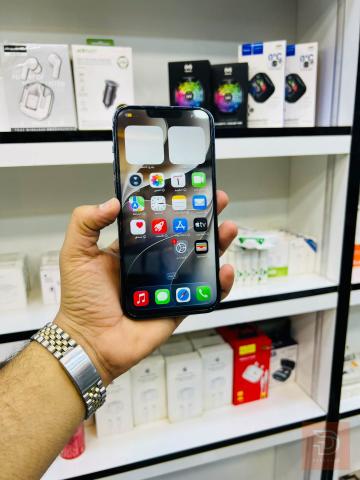 iPhone 13 pro max ذاكرة 512 لون بحري للبيع في بغداد