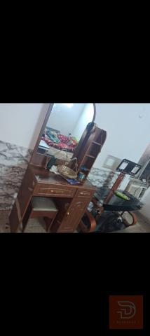 أثاث ومفروشات متنوعة