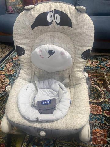 كرسي أطفال هزاز ماركة chicco مستعمل للبيع في عموم العراق