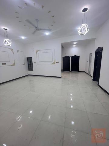 دار سكن بناء حديث ركن على شارعين 200م للبيع في البصرة