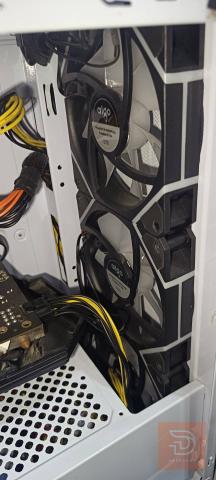 تجميعة كمبيوتر مع شاشة BenQ 19 بوصة أبيض للبيع في نينوى