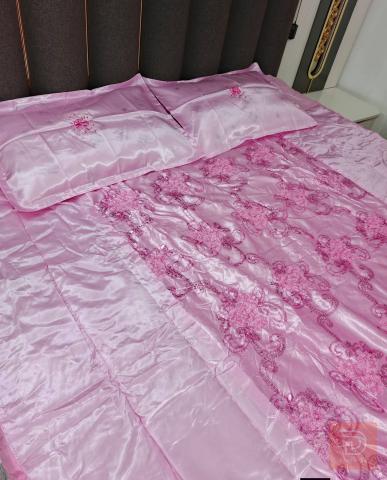 فرشة عرسان نفرين جديدة وردي للبيع في بغداد
