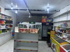 محل أسواق في منطقة شعبية للبيع في ميسان