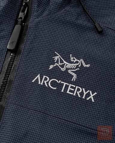 جاكيت ARCTERYX مقاوم للماء جديد للبيع في عموم العراق