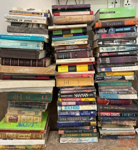 مجموعة كتب 50 كتاب للبيع في عموم العراق