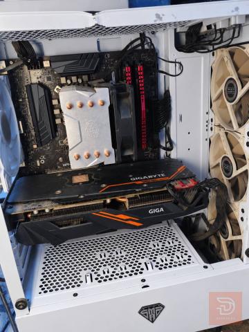 PC Gaming كامل مع الشاشة والملحقات 24 إنج للبيع في نينوى