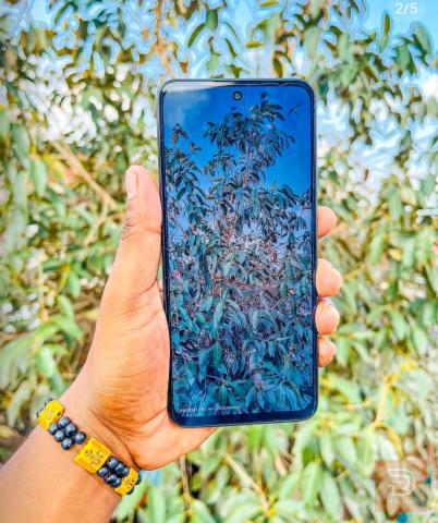 الجهاز الراقي 
 POCO M6 Pro   !
المواصفات 
الشاشة: شاشة Flow AMOLED بحجم 6.67 بوصة، بدقة FHD+، وتردد 120Hz لانسيابية فائ