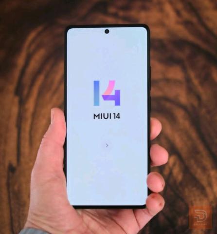 الجهاز الراقي 
 POCO M6 Pro   !
المواصفات 
الشاشة: شاشة Flow AMOLED بحجم 6.67 بوصة، بدقة FHD+، وتردد 120Hz لانسيابية فائ