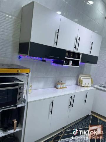 مطبخ خشب تركي مترين مع سنك للبيع في بغداد
