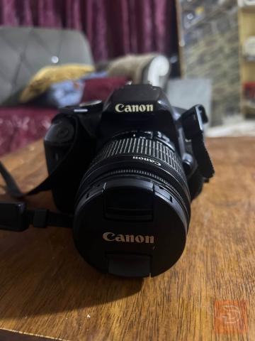 كاميرا كانون EOS 650D مع عدسة 18-55mm مستعمل للبيع في واسط