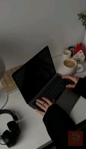 باحثة عن عمل عن بُعد – إدارة صفحات التواصل الاجتماعي وكتابة المحتوى 🌷