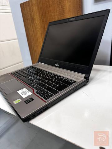 لابتوب Fujitsu جيل رابع i5 مستعمل للبيع في بغداد