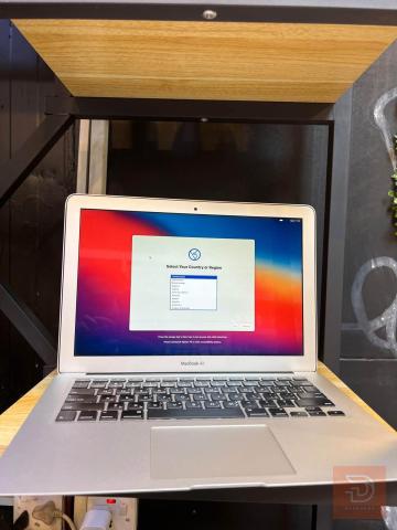 MacBook Air 13-inch 2013 للبيع في بغداد