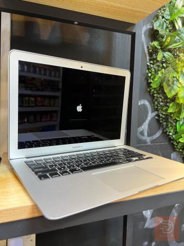 MacBook Air 13-inch 2013 للبيع في بغداد