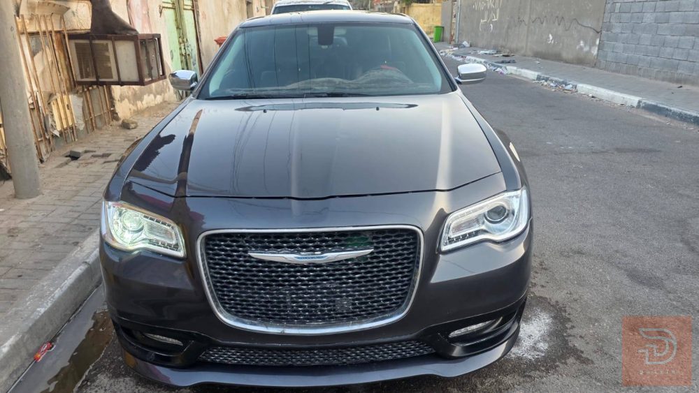 كرايسلر 300C 2016 للبيع في البصرة