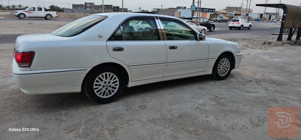 تويوتا كراون 2001 للبيع في البصرة